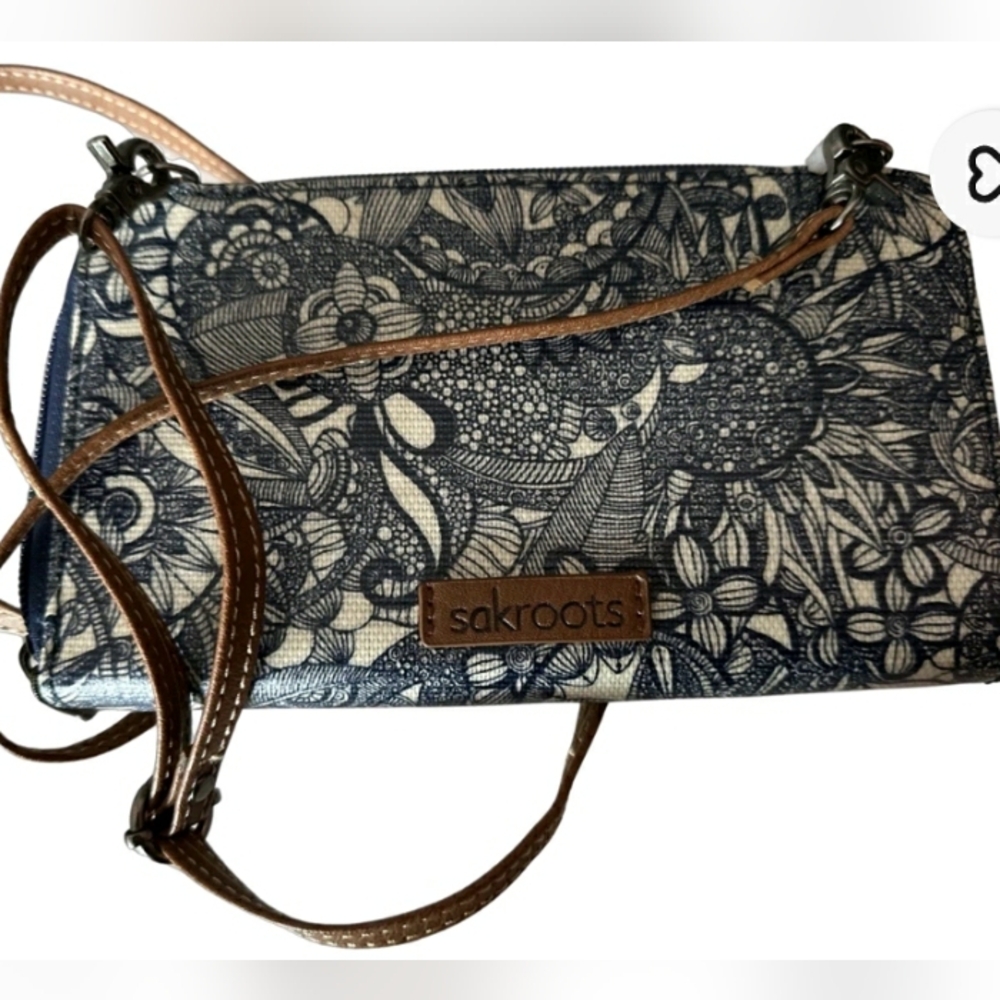 Sakroots blue And cream Whimsical floral crossbody  Multicompartment clutch bag